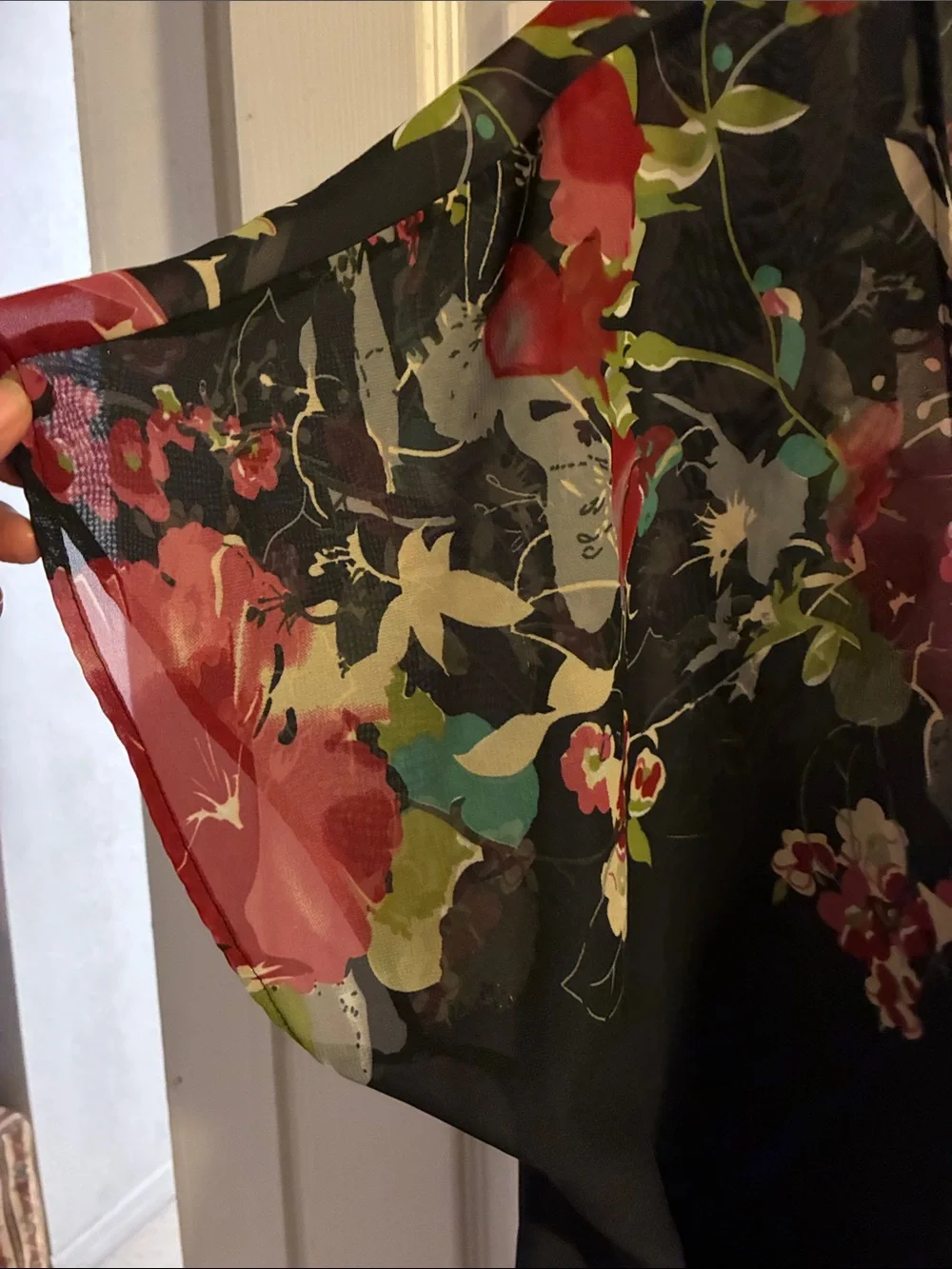 Black Floral Sheer Kimono Top - Women - Picture 3 of 3